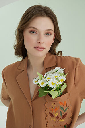 Kahverengi Nakışlı Müslin Önden Düğmeli Pijama Takım