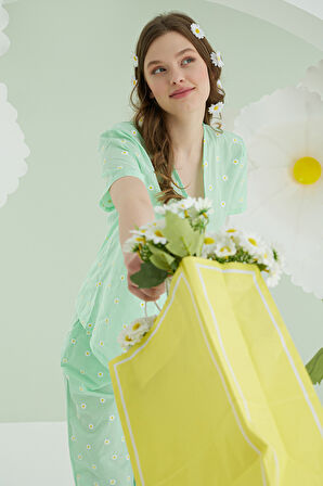 Yeşil Papatya Desenli Önden Bağlamalı Pijama Takımı