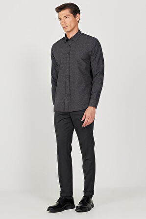 Erkek Siyah Slim Fit Dar Kesim Düğmeli Yaka Baskılı Gömlek
