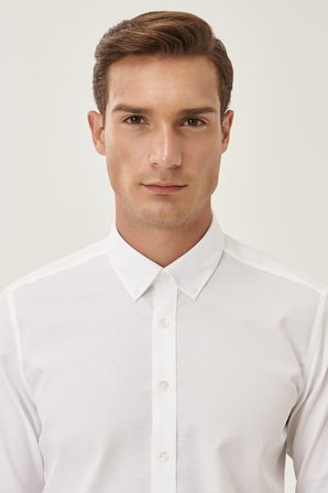 Ütü Gerektirmeyen Slim Fit Düğmeli Yaka %100 Pamuk Gömlek