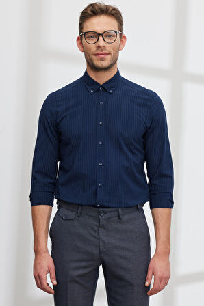 Erkek Lacivert Slim Fit Dar Kesim Düğmeli Yaka %100 Pamuk Gömlek