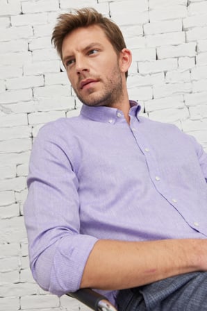 Erkek Lila Slim Fit Dar Kesim Düğmeli Yaka Pamuklu Armürlü Keten Gömlek