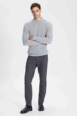 Slim Fit Dar Kesim Yarım Balıkçı Yaka Pamuklu Jakarlı Triko Kazak