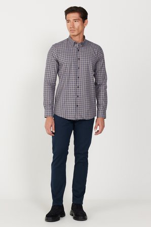 Slim Fit Dar Kesim Gizli Düğme Yaka %100 Pamuk Gömlek