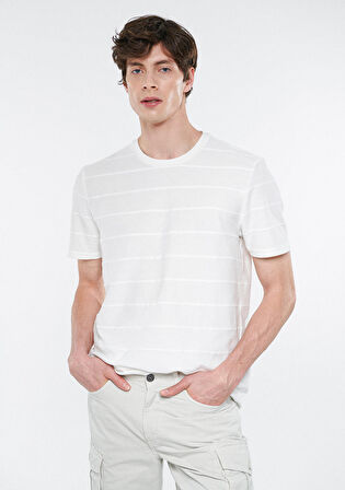Mavi Çizgi Detaylı Beyaz Tişört 0611409-70057
