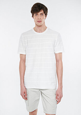 Mavi Çizgi Detaylı Beyaz Tişört 0611409-70057