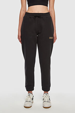 New Balance Lifestyle WNP3506-BK Siyah Kadın Eşofman Altı