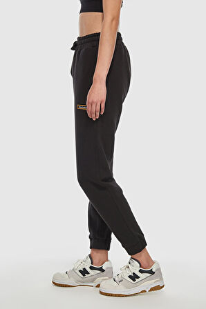 New Balance Lifestyle WNP3506-BK Siyah Kadın Eşofman Altı