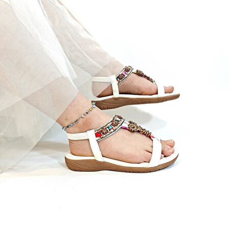 Voyager 9639 Beyaz Taban Masajlı Taş İşlemeli Kadın Sandalet