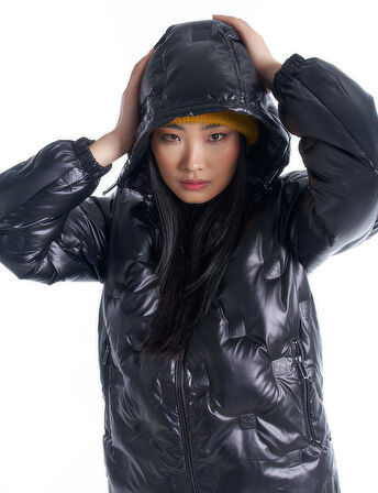 Monogram Kaz Tüyü Dolgulu Mont-Siyah | 38