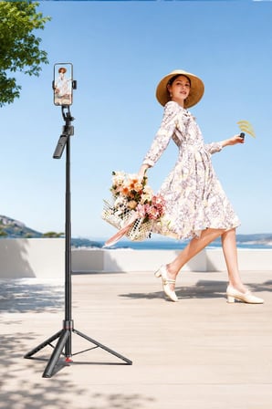 Tripod 360 Yüz Takipli Akıllı Gimbal Çok Amaçlı Kumandalı 1.76 Cm Selfie Çubuğu TT07 Siyah