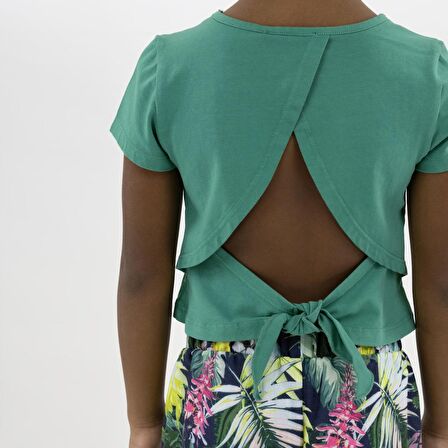 Kız Çocuk Arkası Pencere Detaylı T-Shirt Yeşil