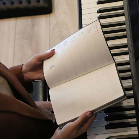 Victoria's Journals KUKA 2025 Haftalık Ajanda A5 14x20,5 cm Gri 124-1437