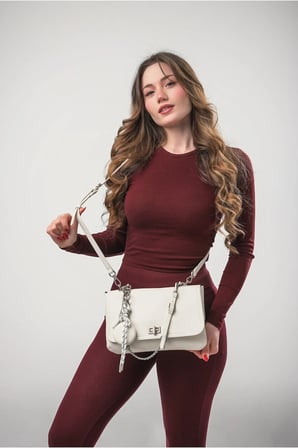 ÇÇS Kadın Omuz Çantası Ayna Charm ve Zincir Detaylı Kapaklı Günlük Şık Çanta Beyaz 18352