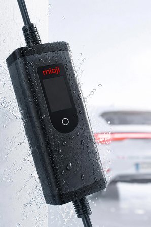 Mioji FC22 3.5/22KW 16/32A 2.4 LCD Ekran Wi-Fi Destekli IP65 Suya Dayanıklı Taşınabilir Elektrikli Araç Şarj Cihazı (Dönüştürücü Fiş Hediyeli)
