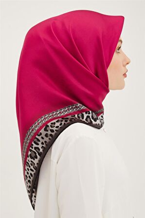 Armine Sura İpek Eşarp 23Ya8912 05