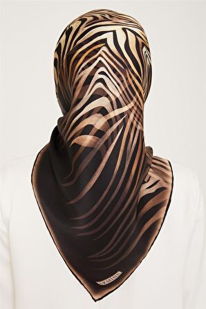 Armine Sura İpek Eşarp 23Ka9038 01