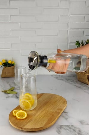 Digithome Metal Kapaklı Buzdolabı Kapak Rafı Uyumlu Cam Sürahi Karaf 1,5 Lt – 097KX90090 C320.003