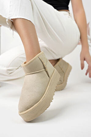 Kadın Kalın Tabanlı İçi Kürklü Bilekte Kısa Bot UG04