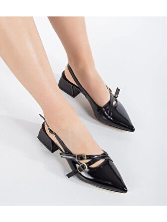 Kadın Sivri Burun Kemerli Rahat Klasik Kısa Topuklu Ayakkabı ZR06