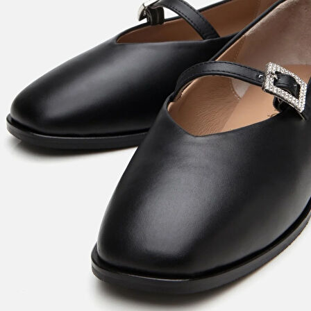 Hakiki Deri Siyah Kadın Tokalı Babet