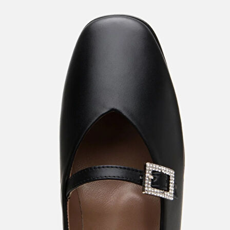 Hakiki Deri Siyah Kadın Tokalı Babet