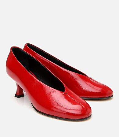 Kadın Rugan Deri Kırmızı İnce Topuklu Ayakkabı