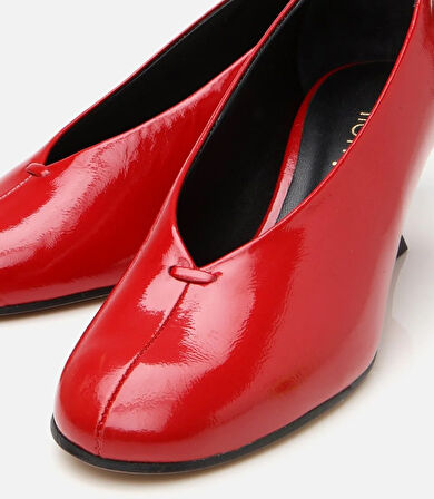 Kadın Rugan Deri Kırmızı İnce Topuklu Ayakkabı