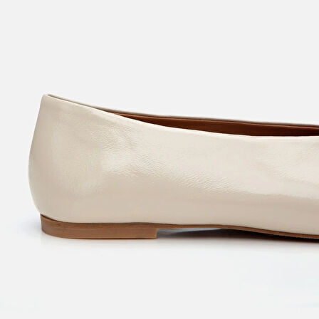 Kadın Rugan Deri Ekru Babet