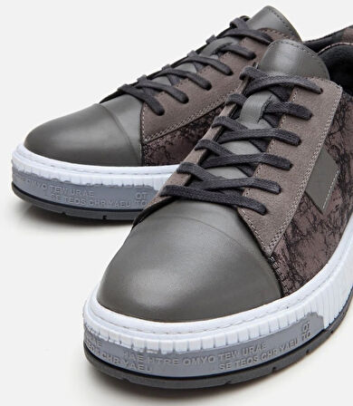 Erkek Deri Gri Baskılı Spor Ayakkabı