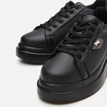 Kadın Siyah Yüksek Tabanlı Spor Ayakkabı