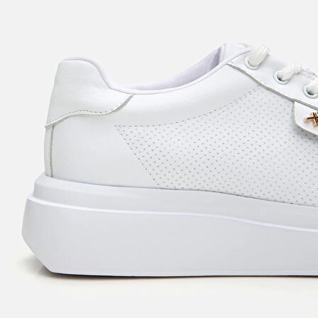 Kadın Beyaz Yüksek Tabanlı Spor Ayakkabı