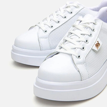 Kadın Beyaz Yüksek Tabanlı Spor Ayakkabı