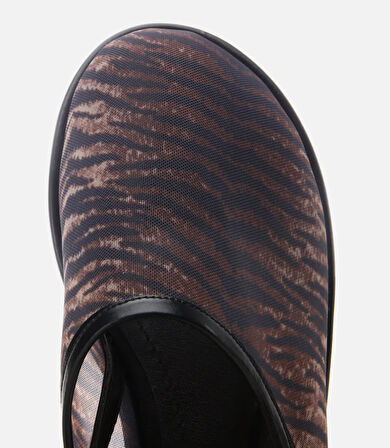 Kadın Siyah Zebra Desenli Düz Sandalet