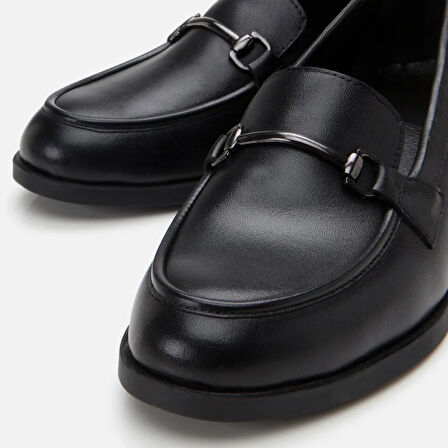 Hakiki Deri Siyah Kadın Tokalı Loafer