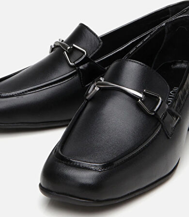 Kadın Deri Siyah Tokalı Loafer