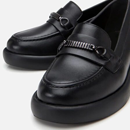 Hakiki Deri Siyah Kadın Tokalı Loafer