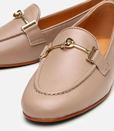 Kadın Deri Bej Tokalı Klasik Loafer