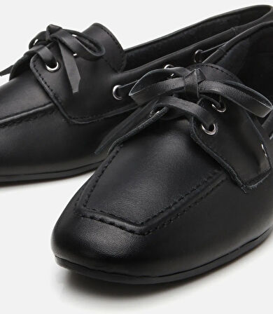 Kadın Deri Siyah Bağcıklı Günlük Loafer