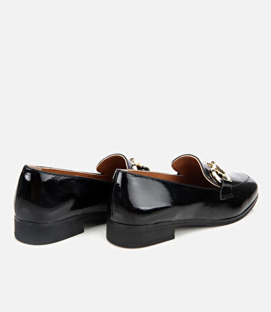 Kadın Rugan Deri Siyah Tokalı Klasik Loafer