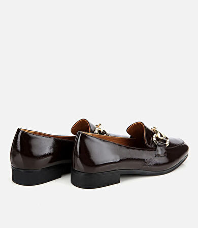 Kadın Rugan Deri Kahverengi Tokalı Klasik Loafer