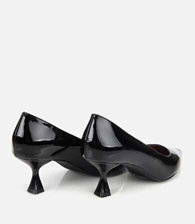 Kadın Rugan Deri  Siyah Esnek Tabanlı Stiletto