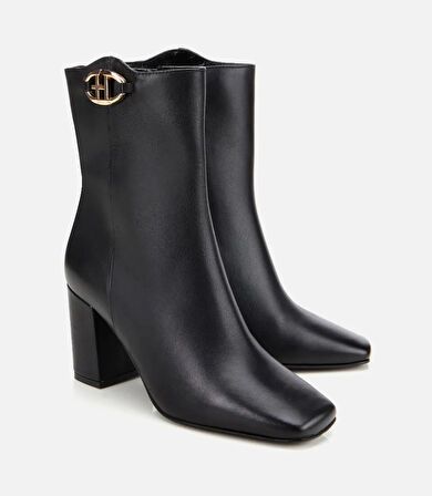 Kadın Deri Siyah Kare Uçlu Bilekte Topuklu Bot