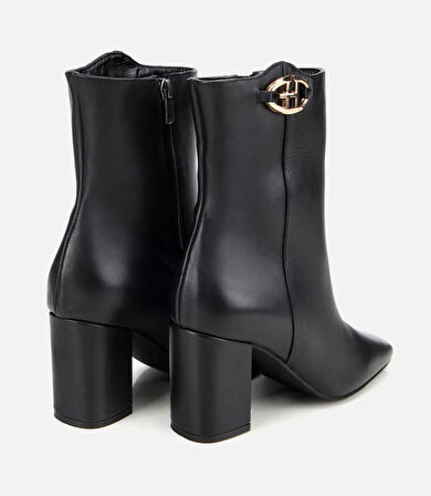 Kadın Deri Siyah Kare Uçlu Bilekte Topuklu Bot