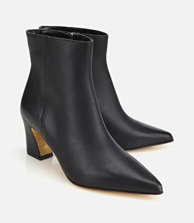 Kadın Deri Siyah Sivri Burunlu Bilekte Topuklu Bot
