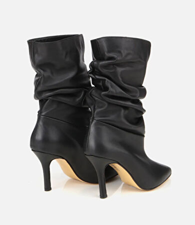 Kadın Deri Siyah Büzgülü Sivri Burunlu İnce Topuklu Bot