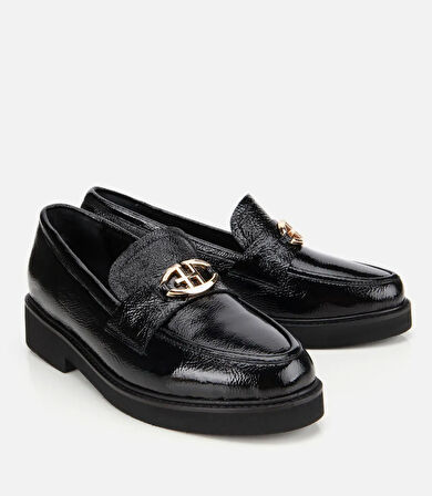 Kadın Rugan Deri Siyah Tokalı Klasik Loafer