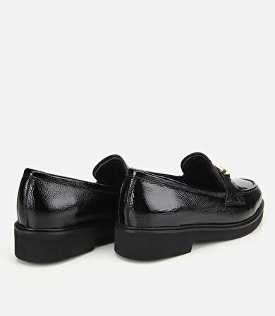 Kadın Rugan Deri Siyah Tokalı Klasik Loafer