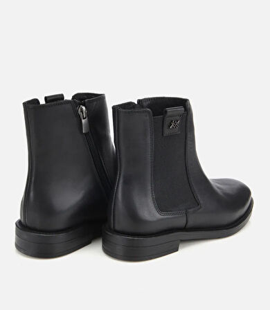 Kadın Deri Siyah Lastik Detaylı Bilekte Düz Bot