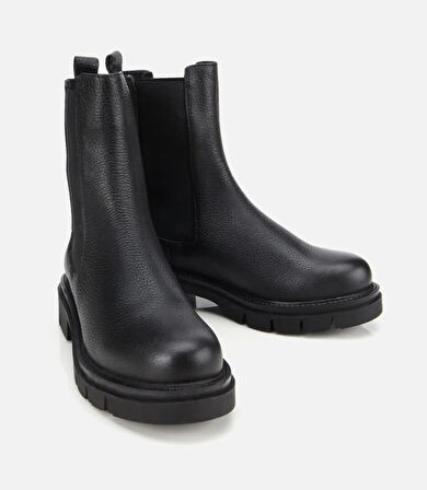 Kadın Deri Siyah Lastik Detaylı Düz Bot